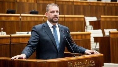 Národná rada SR posunula novú liekovú legislatívu do druhého čítania